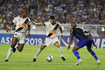 Vasco bate o CSA-AL no Rei Pelé e volta a triunfar no Brasileirão