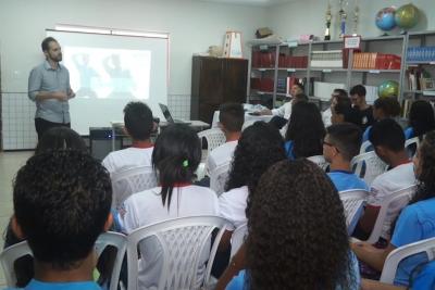 alunos em sala de aula