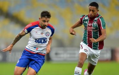 Fluminense derrota Bahia e sobe na tabela da Série A