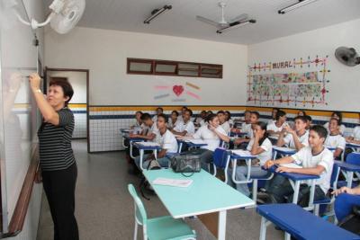 professora em sala de aula