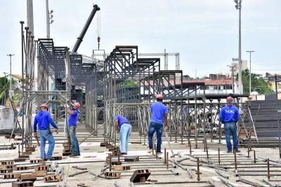 trabalhadores da construção civil