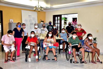São Luís: pessoas em vulnerabilidade ganham máscaras reutilizáveis