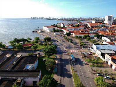 ruas da praia grande vazias