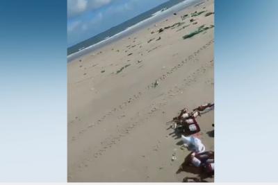 Poluição de banhistas chama a atenção na Praia do Meio