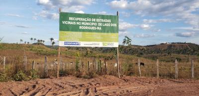 Roberto Rocha visita estradas construídas em Lago dos Rodrigues