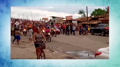 Manisfestantes protestam e queimam máscaras no MA