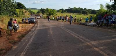 Caminhão tomba na BR 222 no MA e condutor morre