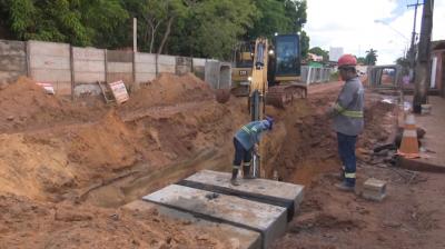 Prefeitura vistoria obras no bairro Santa Bárbara