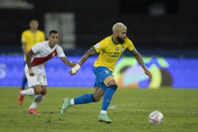 Brasil bate o Chile e segue na Copa América 2021