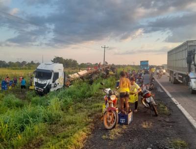 Colisão entre dois veículos de carga deixa dois feridos no MA