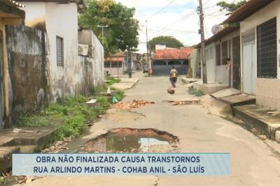 Buracos causam transtornos no bairro Cohab Anil