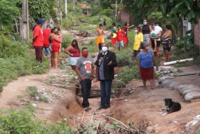 Moradores reclamam de infraestrutura em Raposa