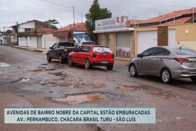 Comerciantes reclamam dos buracos em ruas do Turu