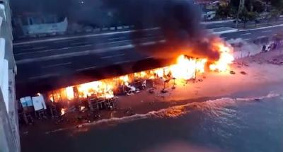 Incêndio atinge casebres debaixo de ponte em São Luís