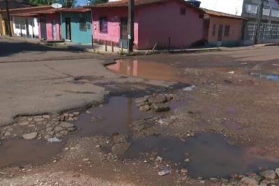 Buraco atrapalha moradores no bairro Jardim São Cristóvão