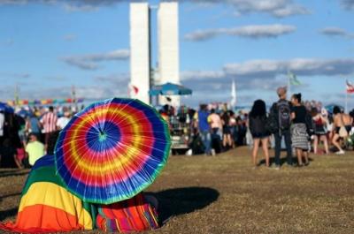 Famílias homoafetivas e monoparentais podem ter registro inclusivo no CPF