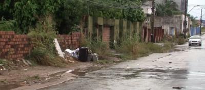 Moradores denunciam situação de ruas no Quintas do Calhau