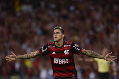 Em noite de 7 a 1, Flamengo avança na Libertadores