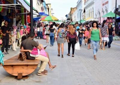 Saiba como fica o funcionamento de lojas e serviços durante o feriado do trabalhador