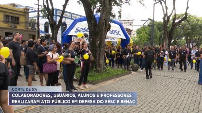 Colaboradores do SESC e SENAC protestam contra corte de recursos