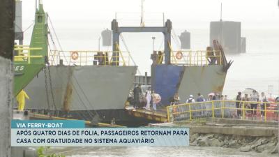 Foliões retornam para casa utilizando serviço gratuito de ferryboat