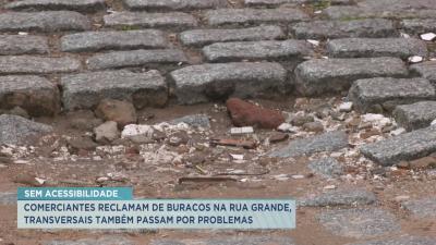 Comerciantes reclamam de buracos na Rua Grande