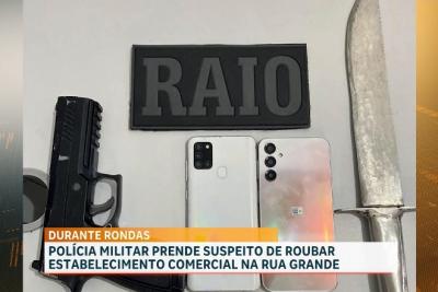 PM conduz suspeito de roubo na Rua Grande, em São Luís