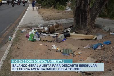 Avenida Daniel De La Touche em São Luís é local de descarte irregular de lixo