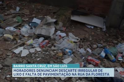 Moradores denunciam descarte irregular de lixo na Rua da Floresta, em São Luís