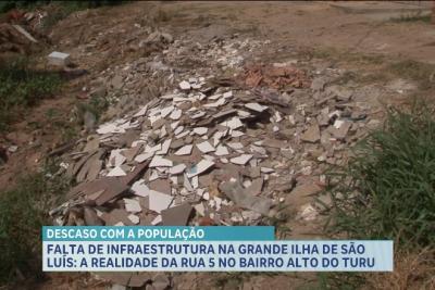 Moradores da Rua 5, no bairro Alto do Turu, denunciam que o local está repleto de buracos e lama