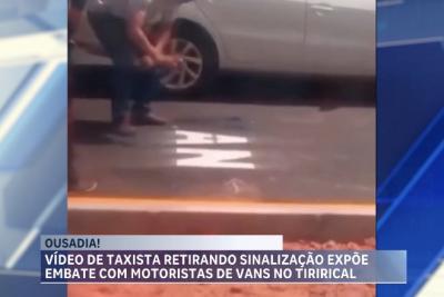 Taxistas são flagrados apagando vagas exclusivas para vans em São Luís