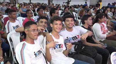 Cartões Transporte Universitário são entregues a 2 mil estudantes na Grande Ilha