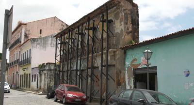 Solo inadequado e falta de manutenção aumentam os riscos de desabamentos em estruturas