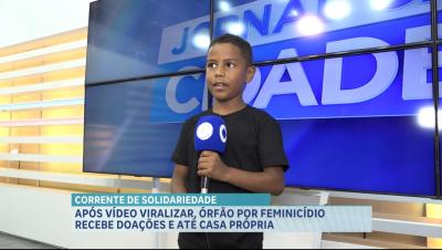 Após vídeo viralizar, órfão por feminicídio recebe doações e até casa própria