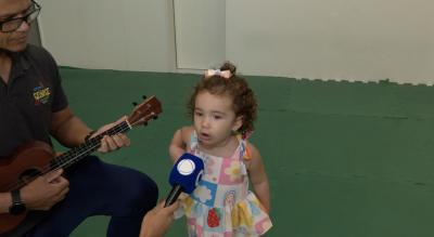 Musicalização infantil melhora o aprendizado e o bem-estar das crianças