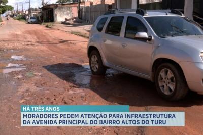 Moradores do Altos do Turu 1 reclamam de buracos há três anos em avenida principal