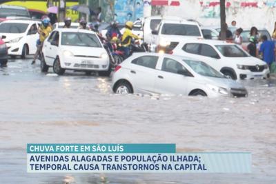 Temporal causa transtornos em São Luís 