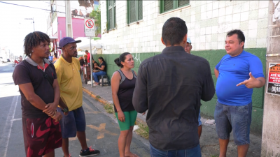 Vendedores ambulantes relatam que estão sem fonte de renda após expulsão do Centro