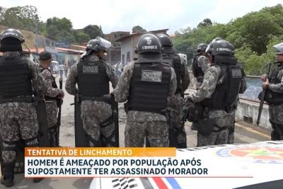 Homem é ameaçado por população após supostamente ter assassinado morador