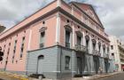 Teatro Arthur Azevedo celebra 208 anos com programação aberta ao público